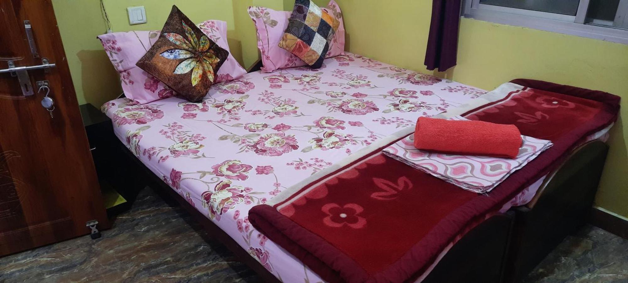 Azure Family Paying Guest House Varanasi Exterior foto